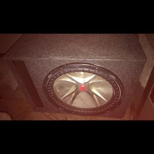 15” kicker with box 1k kenwood amp